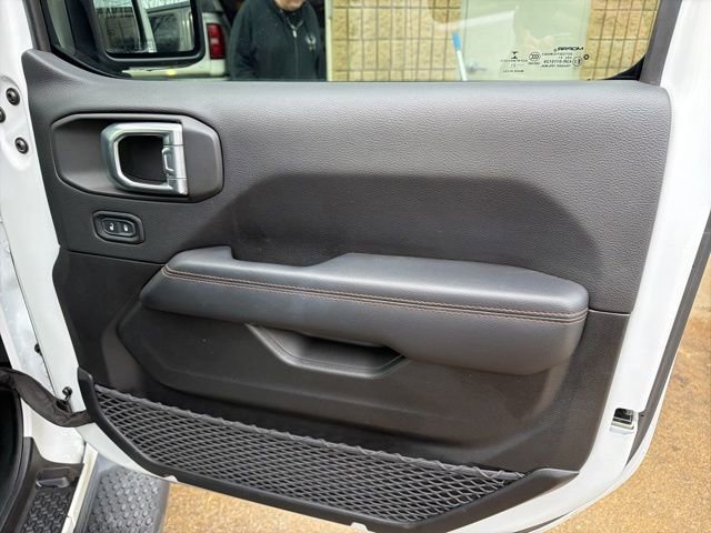 Used 2021 Jeep Wrangler Unlimited Rubicon w/ Trailer Tow Package image 25