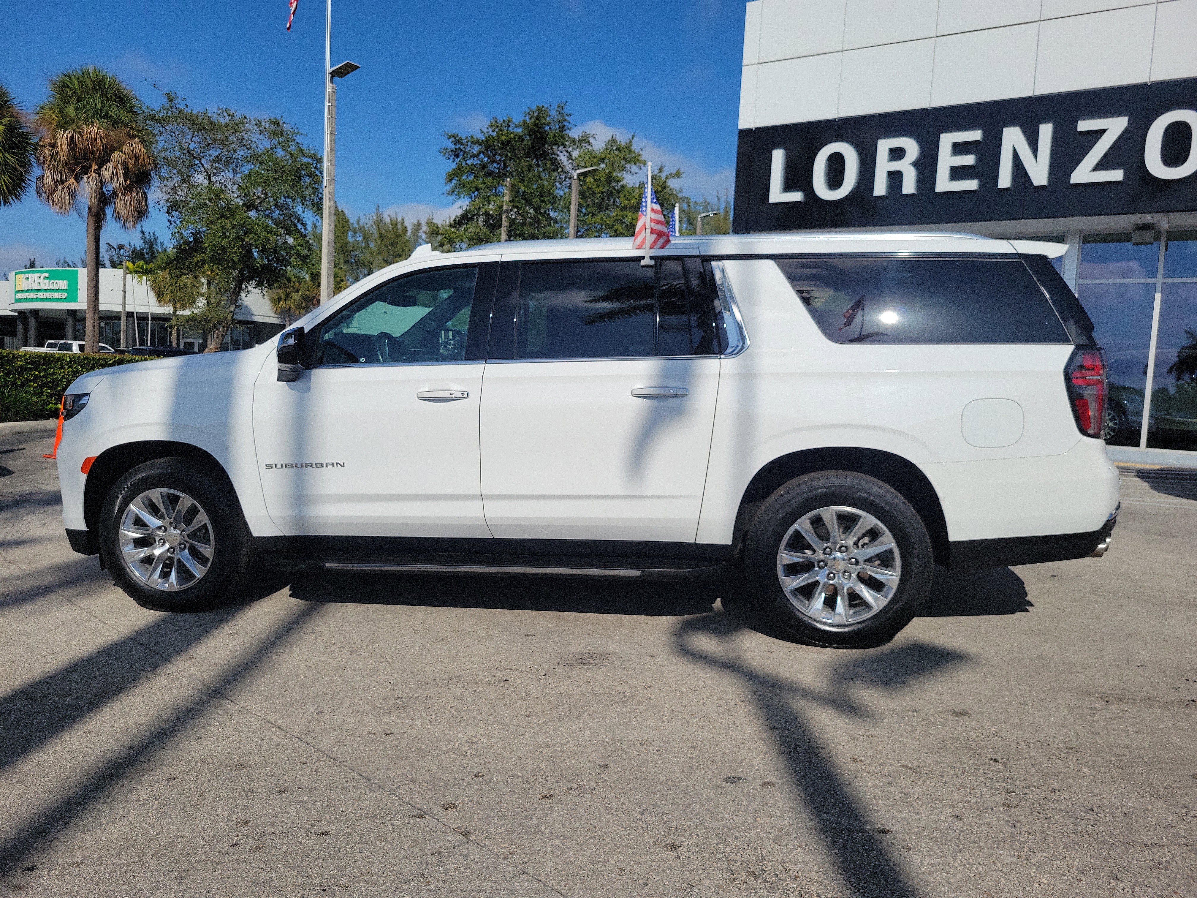 Used 2023 Chevrolet Suburban Premier image 8