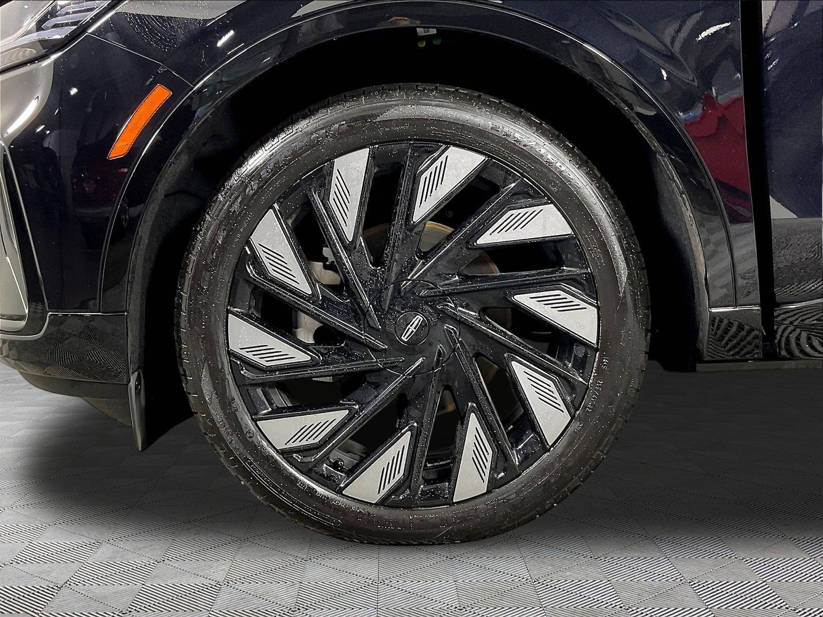 Used 2026 Lincoln Nautilus Reserve AWD/4WD image 33