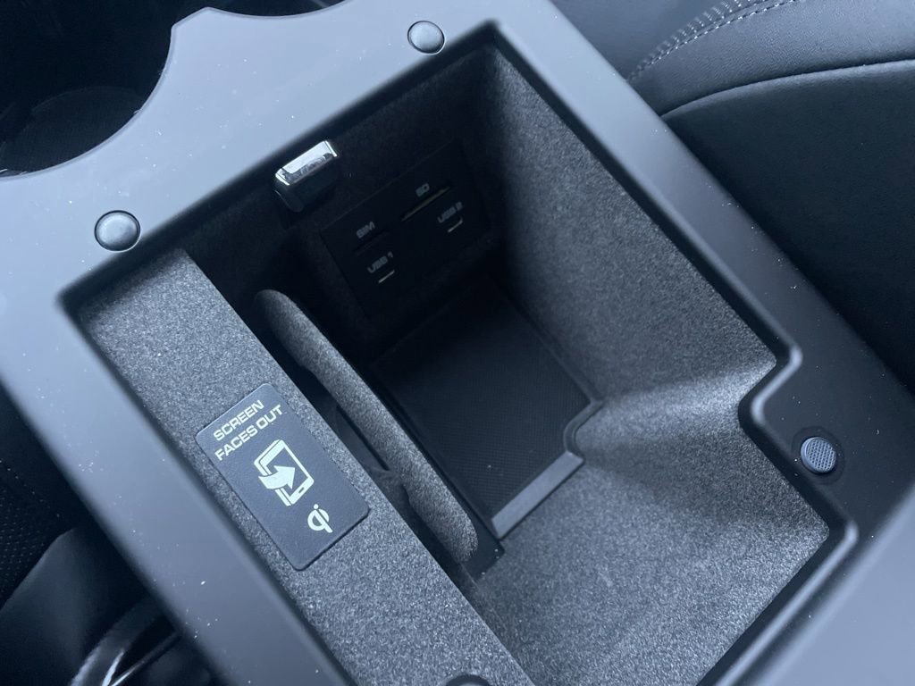 Certified 2025 Porsche Macan image 33