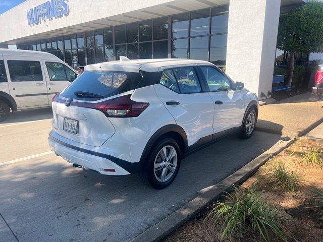 Used 2022 Nissan Kicks S FWD image 3