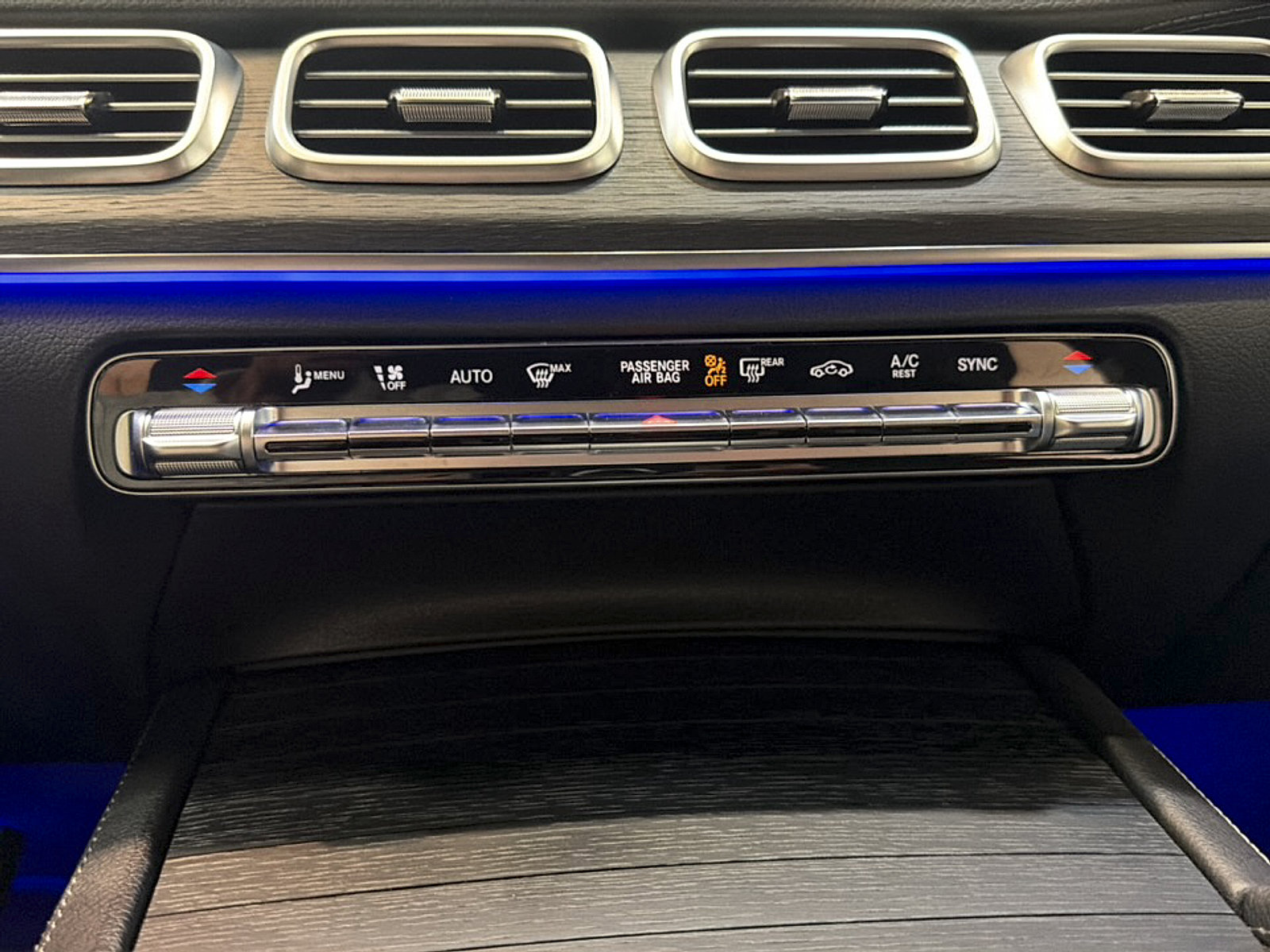 Certified 2025 Mercedes-Benz GLS 450 4MATIC image 17