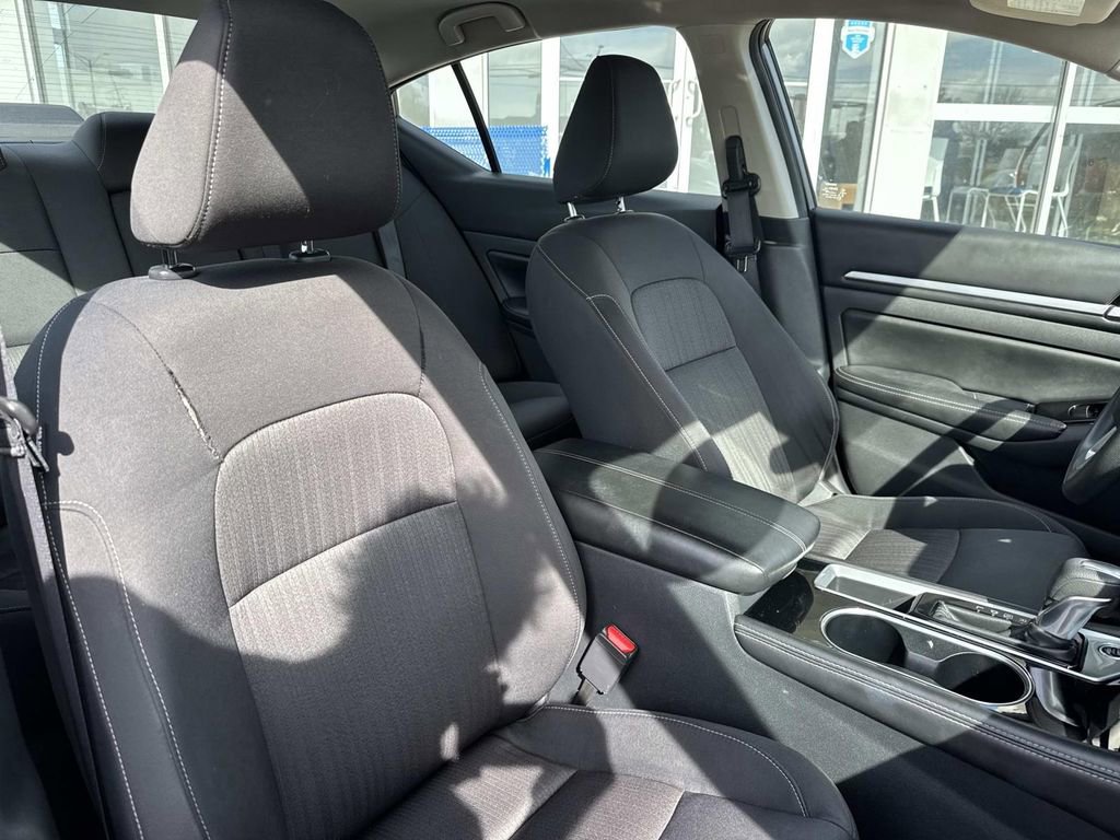 Used 2023 Nissan Altima 2.5 SV image 11