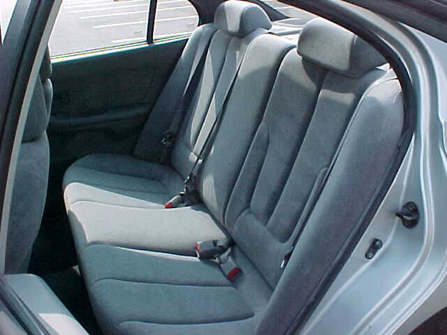 Used 2005 Hyundai Elantra GLS FWD image 21
