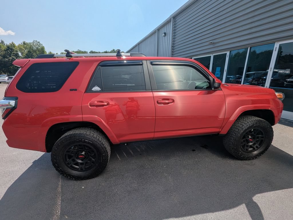 Used 2023 Toyota 4Runner SR5 AWD/4WD image 5
