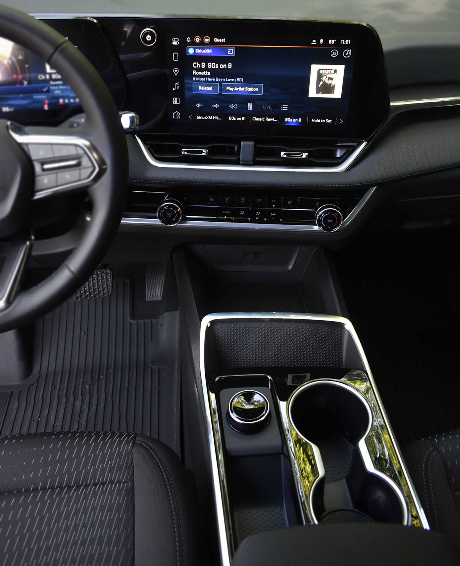 New 2026 Chevrolet Equinox LT w/ Safety and Technology Package AWD/4WD image 13
