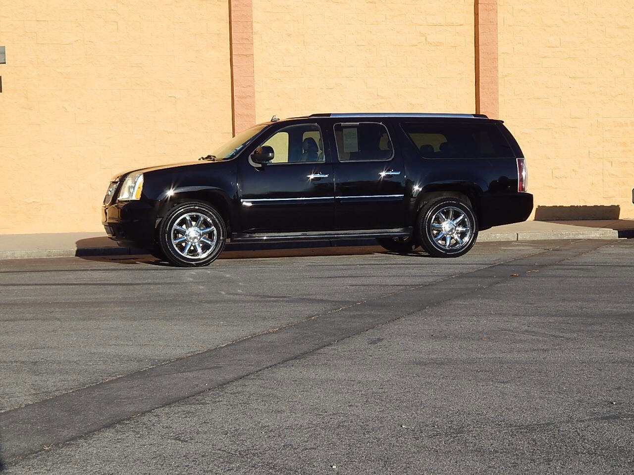 Used 2007 GMC Yukon XL Denali AWD/4WD image 3