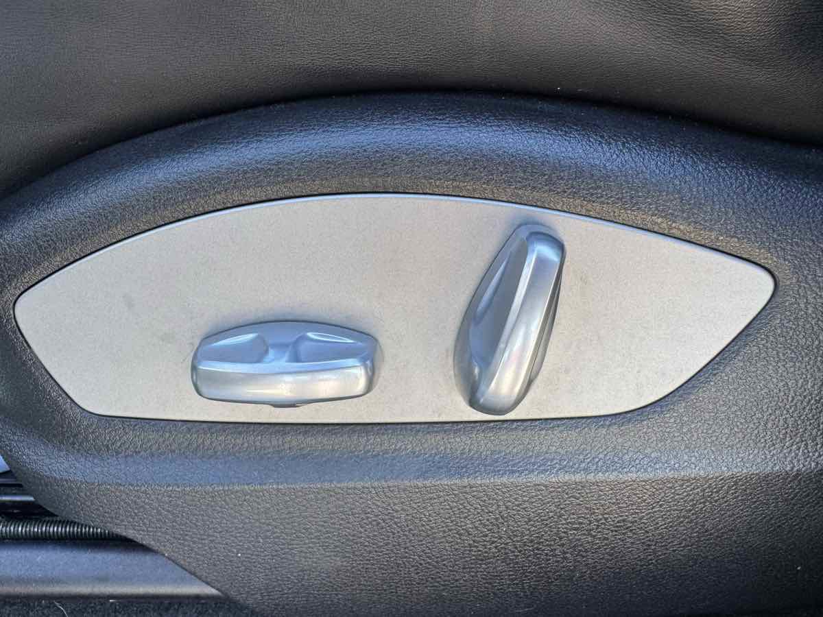 Used 2017 Porsche Macan GTS AWD/4WD image 29