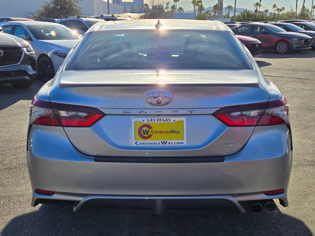 Used 2024 Toyota Camry SE image 5