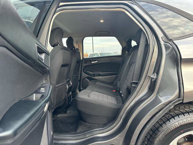 Used 2017 Ford Edge SE image 12