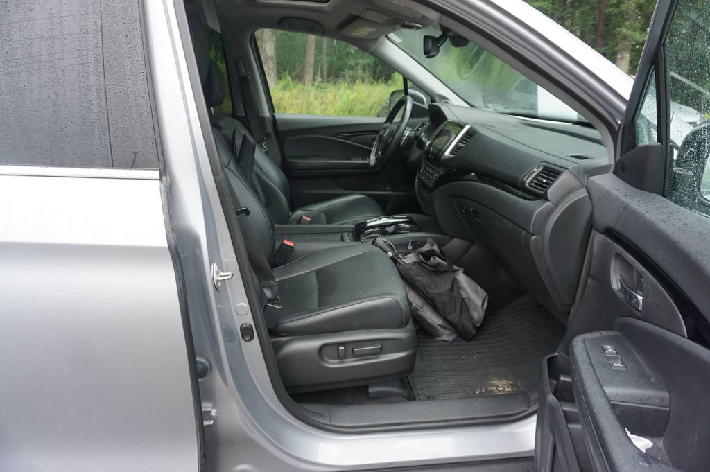 Used 2017 Honda Pilot Elite image 19