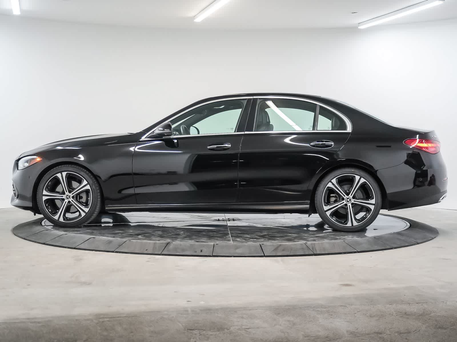 Used 2022 Mercedes-Benz C 300 Sedan image 2