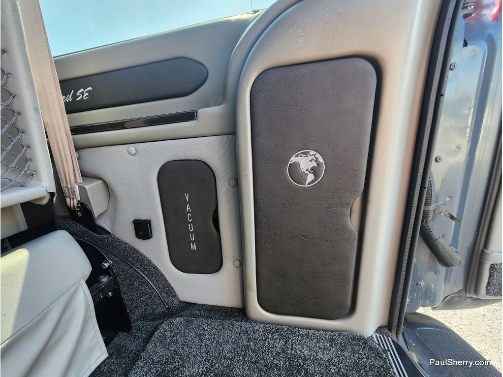 Used 2019 Chevrolet Express 2500 RWD image 21