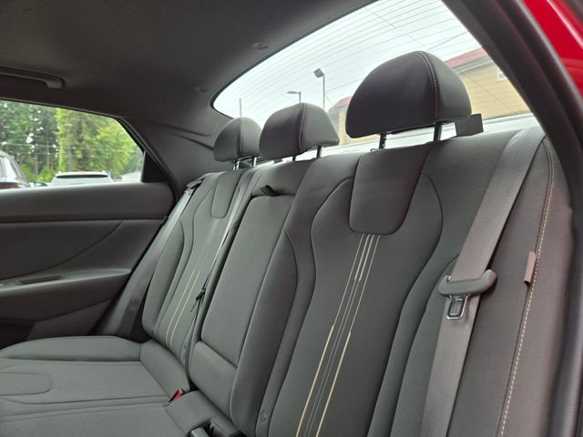 Certified 2025 Hyundai Elantra SEL FWD image 17