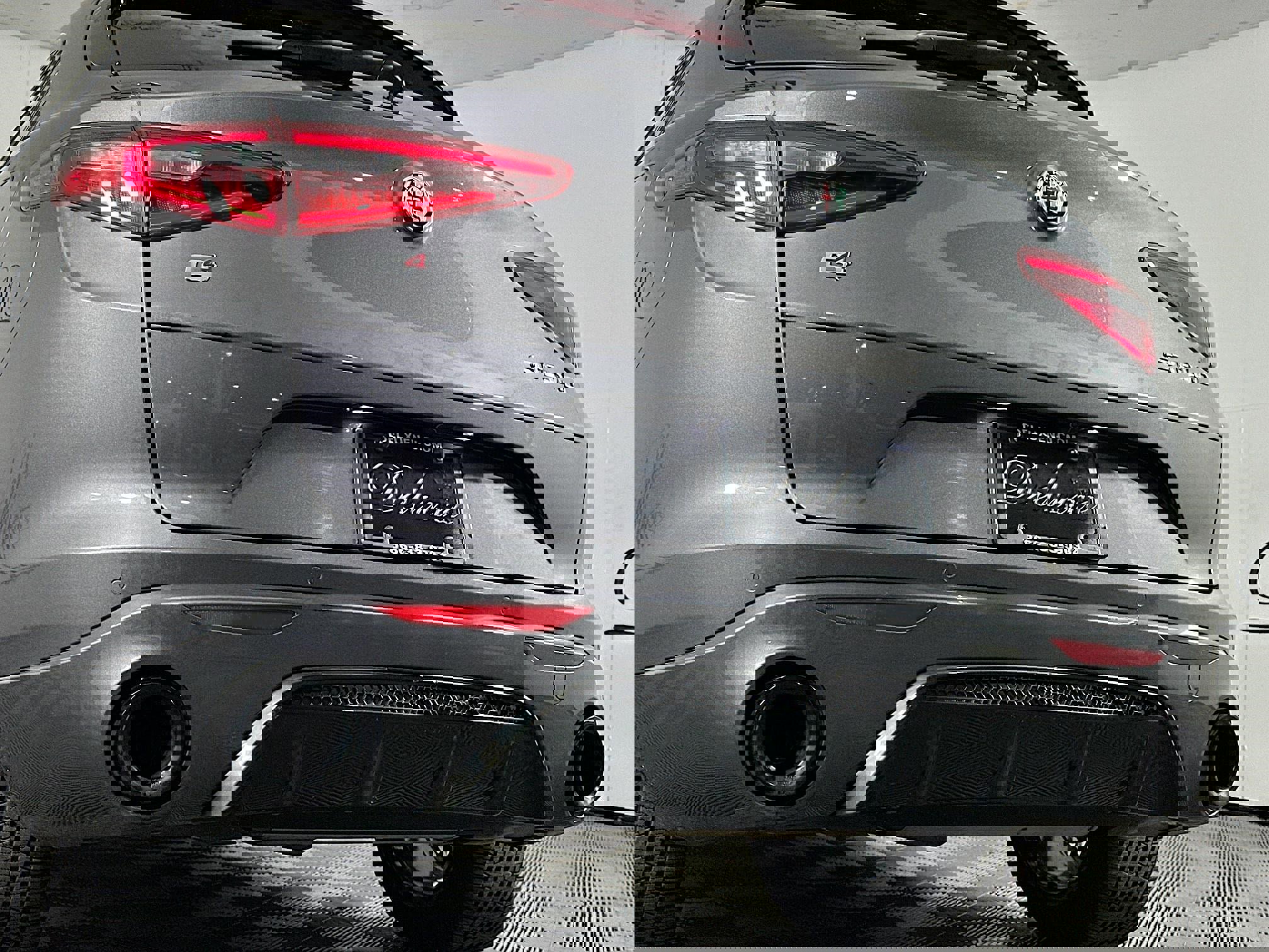 Used 2022 Alfa Romeo Stelvio Veloce image 22