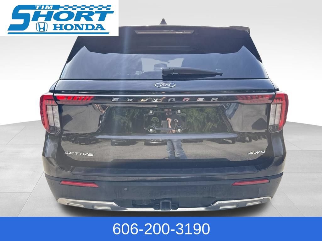 Used 2025 Ford Explorer Active w/ Active Comfort Package AWD/4WD image 7