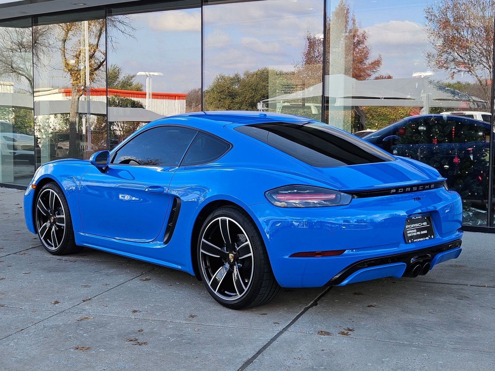 Used 2025 Porsche 718 Cayman image 3