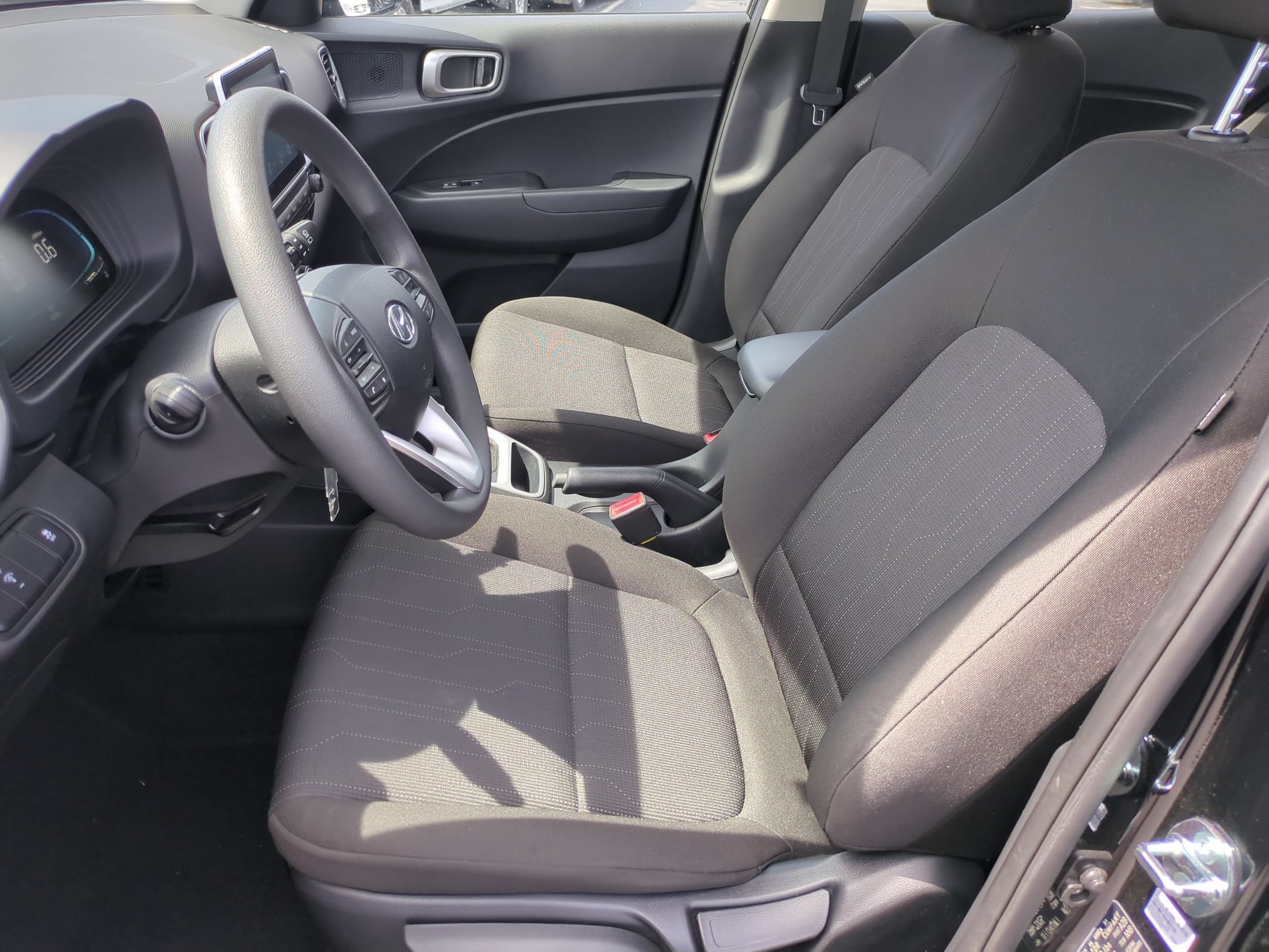 Used 2026 Hyundai Venue SE FWD image 16