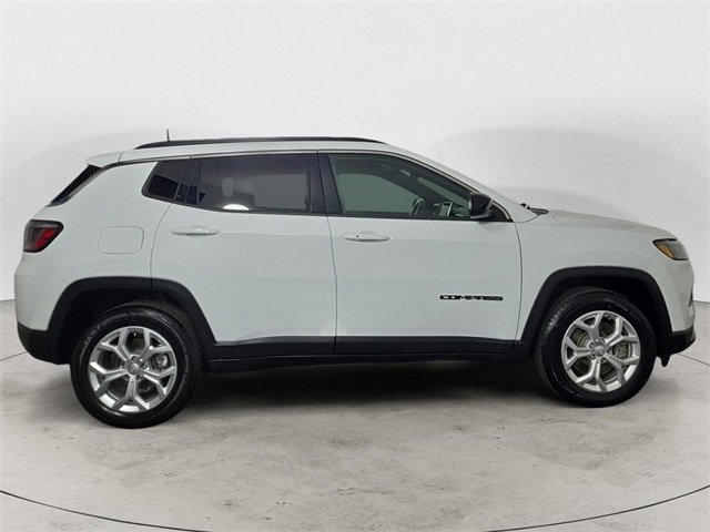 Used 2024 Jeep Compass Latitude image 6