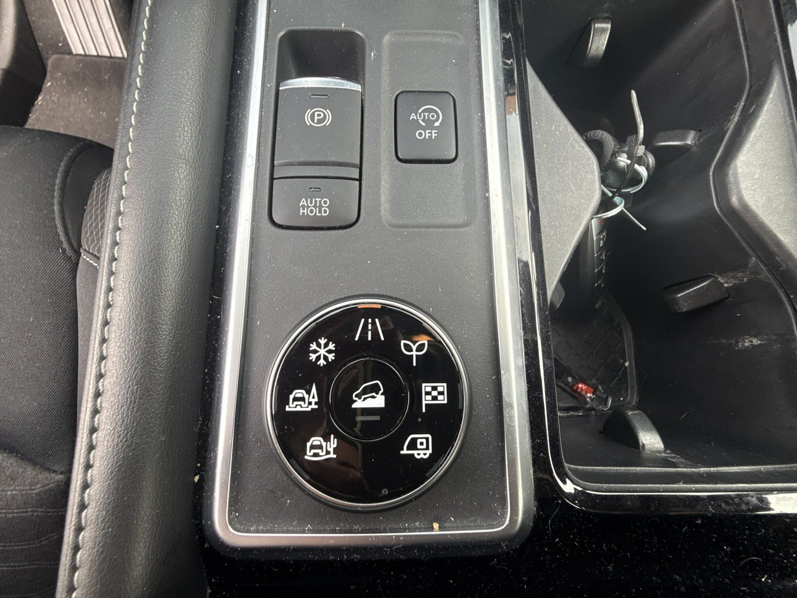 Used 2022 Nissan Pathfinder SV w/ SV Premium Package AWD/4WD image 17