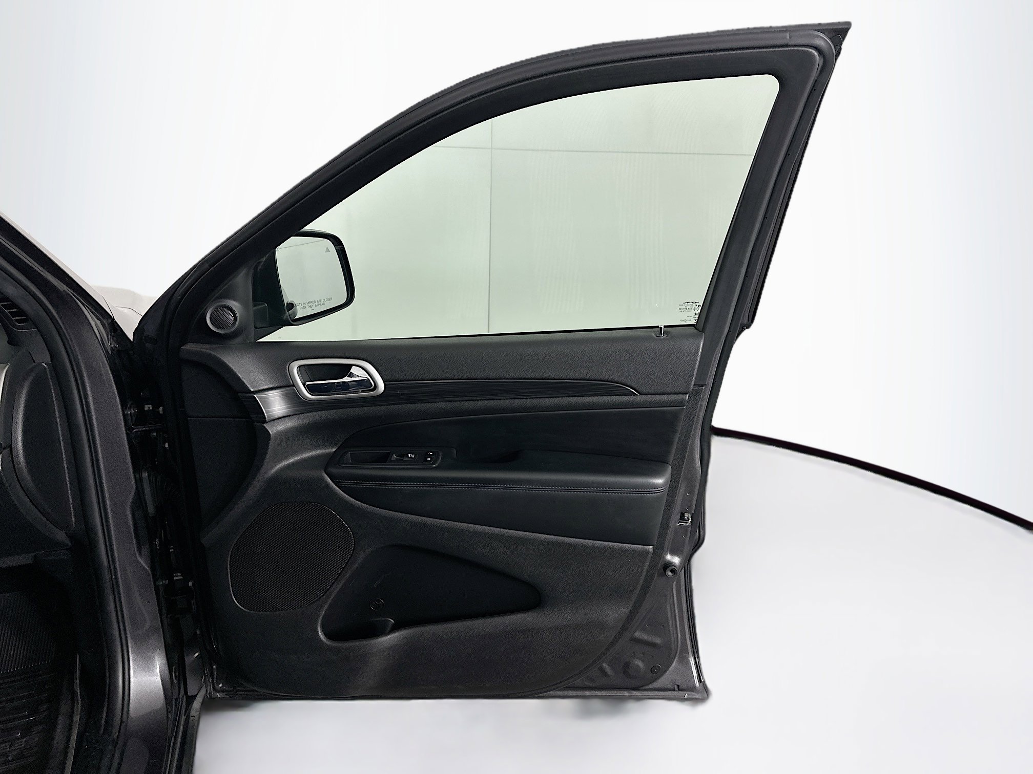 Used 2020 Jeep Grand Cherokee Laredo w/ Laredo X Package image 33