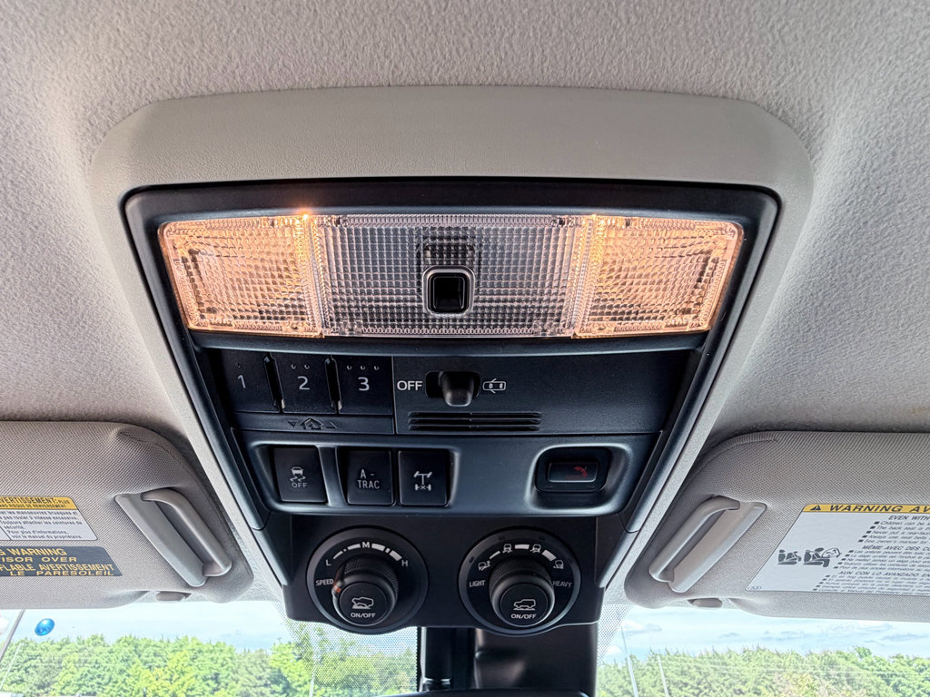Used 2021 Toyota 4Runner TRD Off-Road Premium AWD/4WD image 15