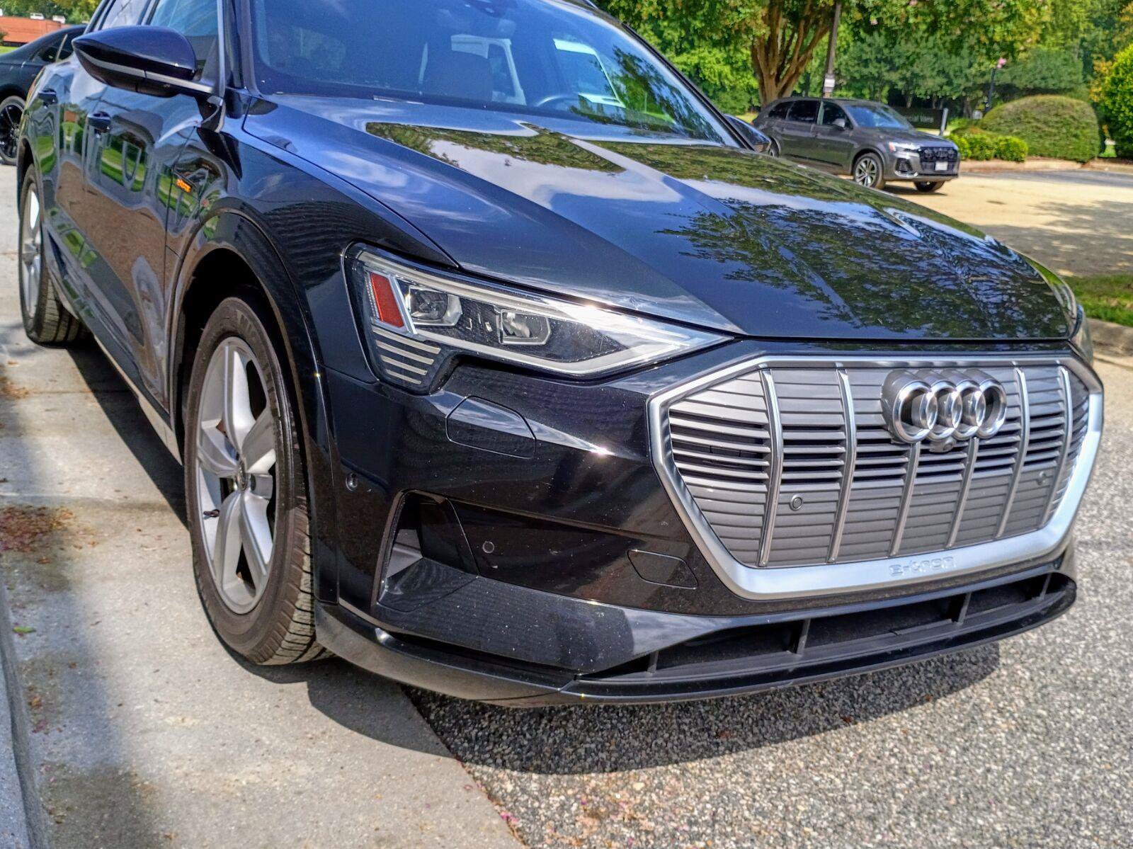 Used 2019 Audi e-tron Premium Plus AWD/4WD image 3