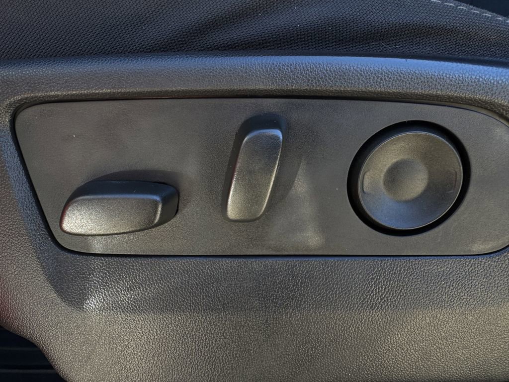 Used 2024 Chevrolet Silverado 2500 LT image 27