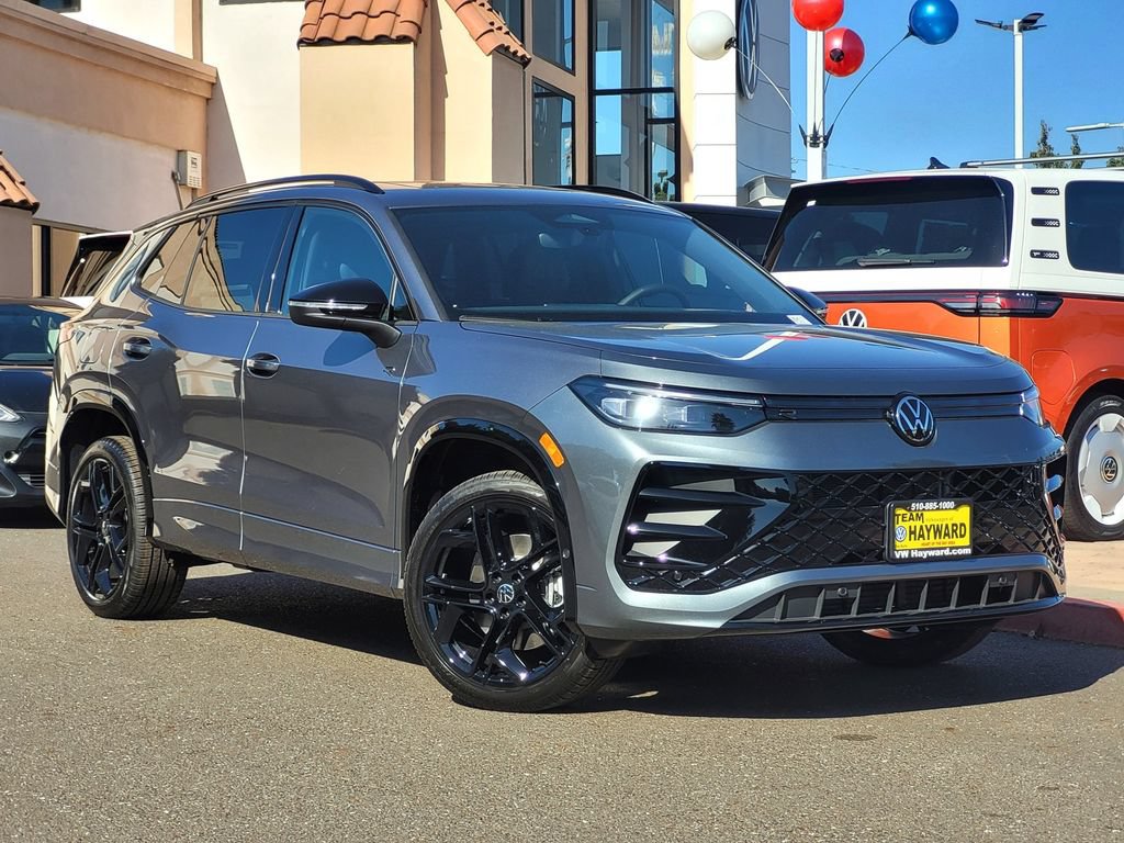 New 2026 Volkswagen Tiguan SE R-Line AWD/4WD image 2