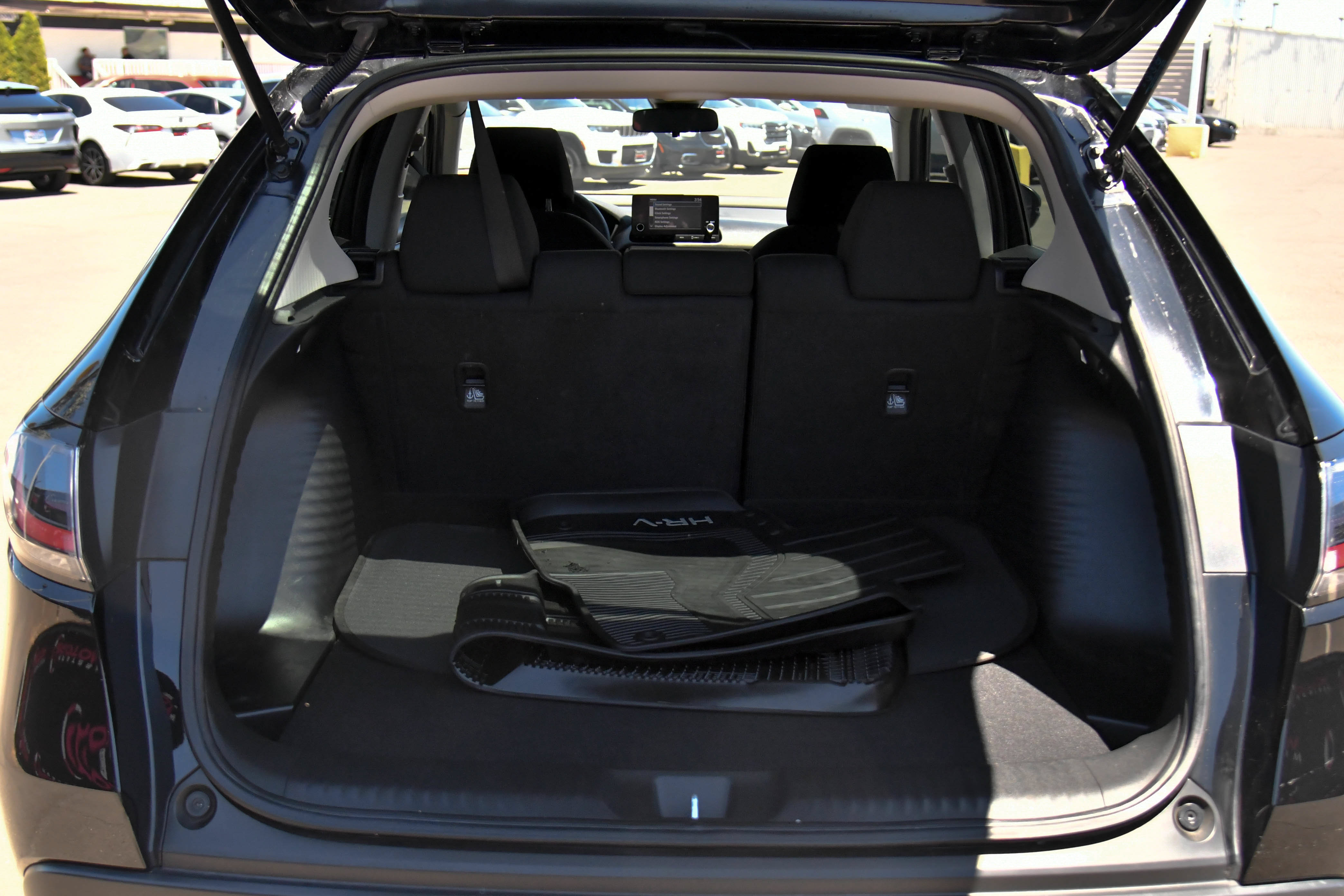 Used 2024 Honda HR-V LX image 36