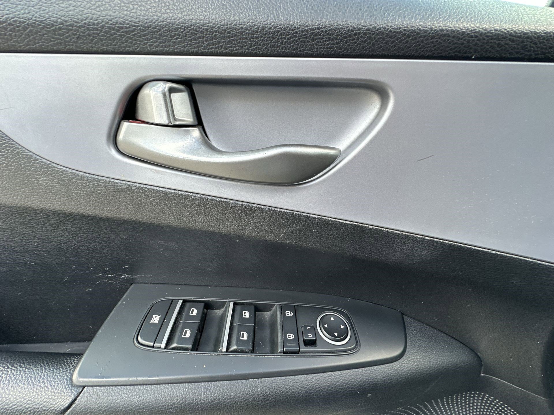 Used 2022 Kia Forte LXS image 15