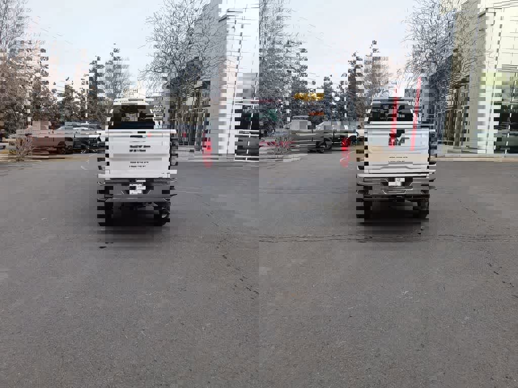 Used 2023 GMC Sierra 3500 SLE w/ SLE Convenience Package image 5