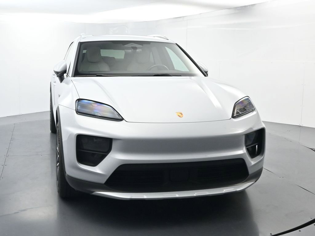 Certified 2024 Porsche Macan 4 Electric image 18