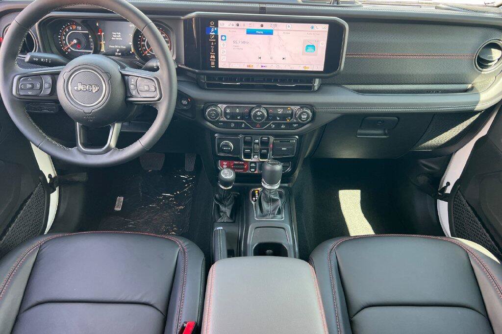 New 2026 Jeep Gladiator Rubicon AWD/4WD image 13
