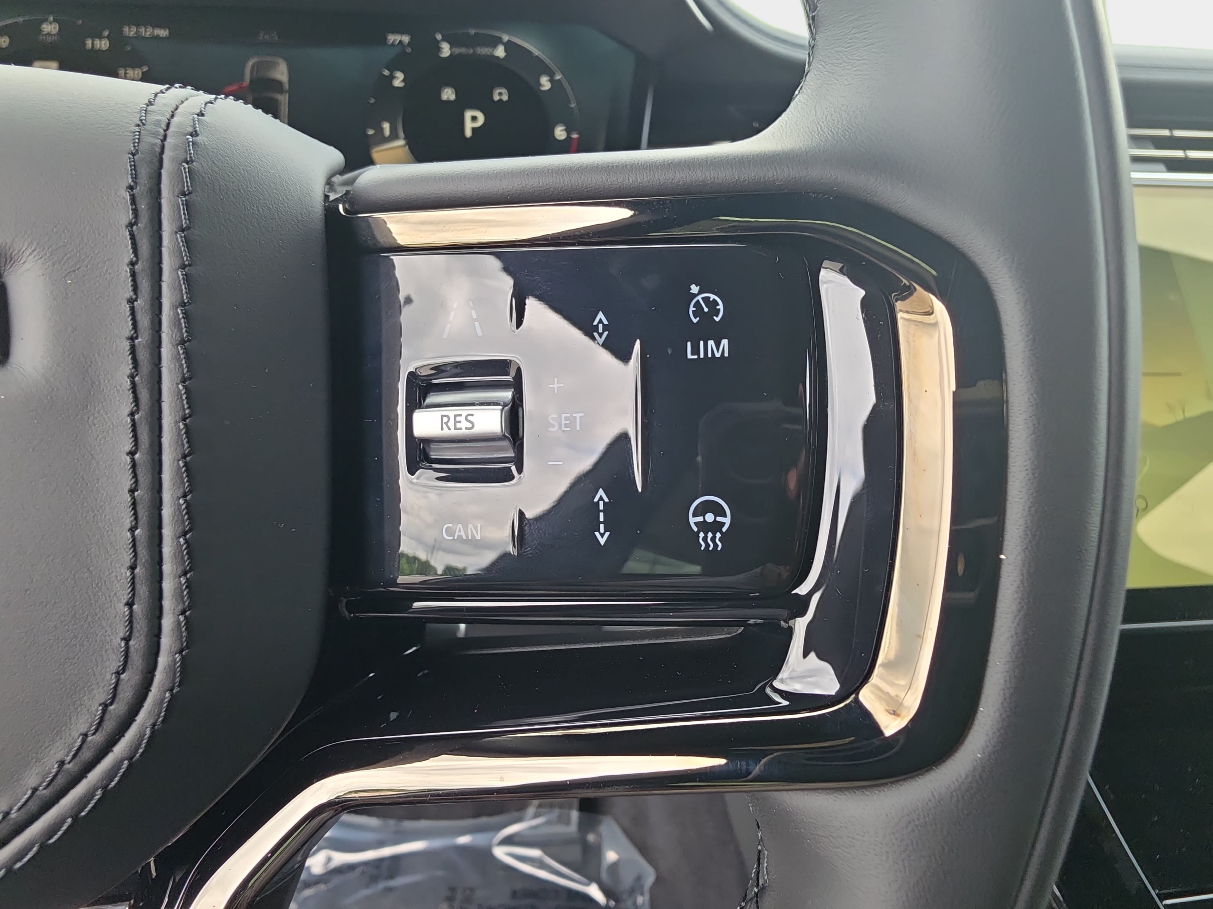 New 2026 Land Rover Range Rover Sport Dynamic SE AWD/4WD image 18