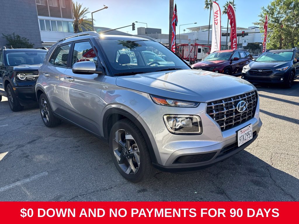 Used 2025 Hyundai Venue SEL FWD image 3