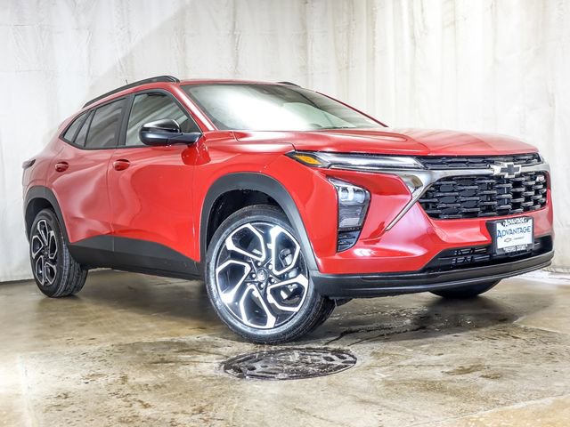 New 2026 Chevrolet Trax RS w/ Sunroof Package FWD image 2