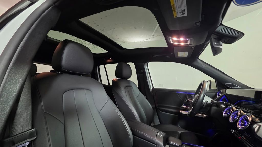 Used 2023 Mercedes-Benz GLB 250 4MATIC image 12