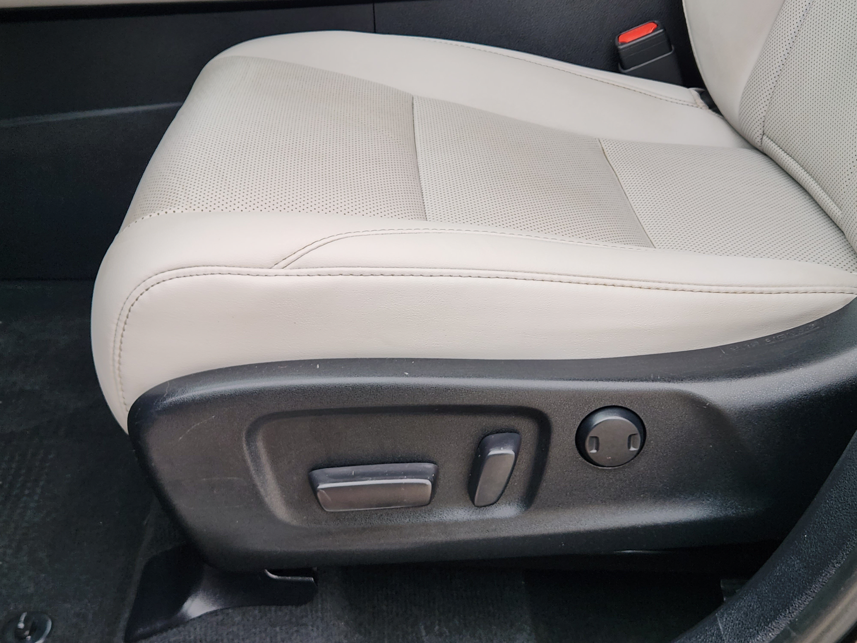 Certified 2022 Lexus RX 350 FWD w/ Premium Package image 24