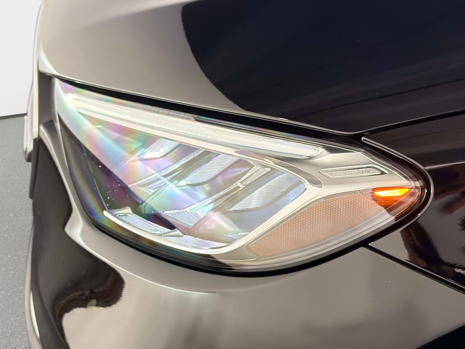 Used 2025 Mercedes-Benz GLC 300 4MATIC image 11