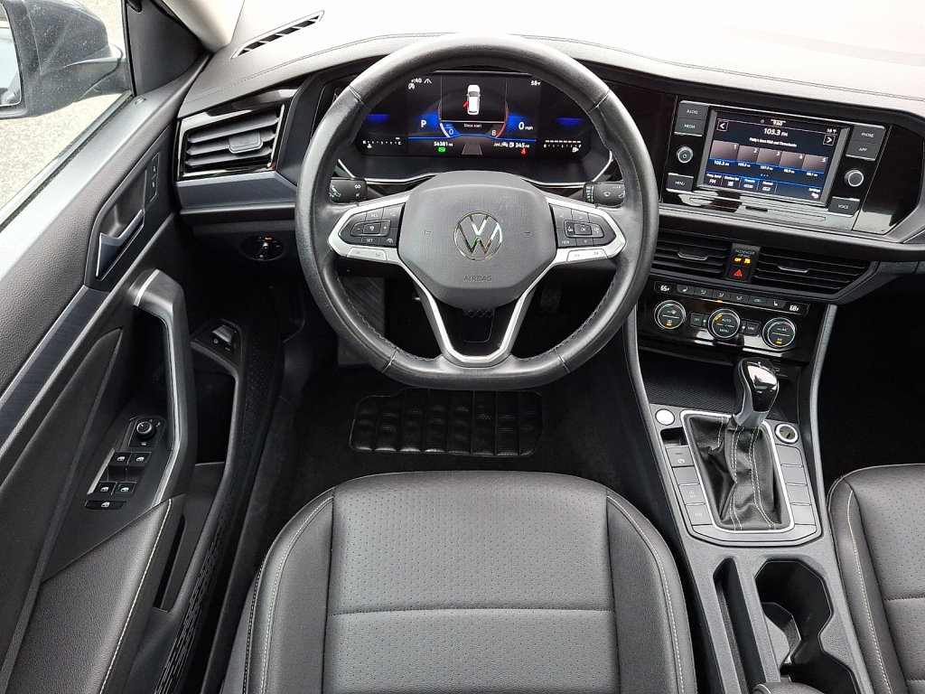 Used 2024 Volkswagen Jetta SE FWD image 18