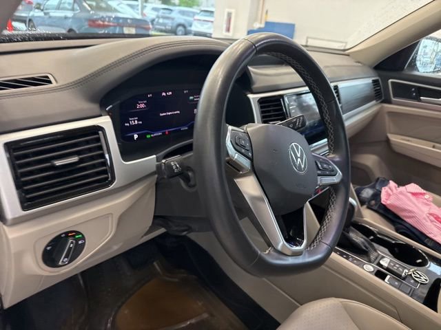 Used 2023 Volkswagen Atlas SE w/ Panoramic Sunroof Package FWD image 16