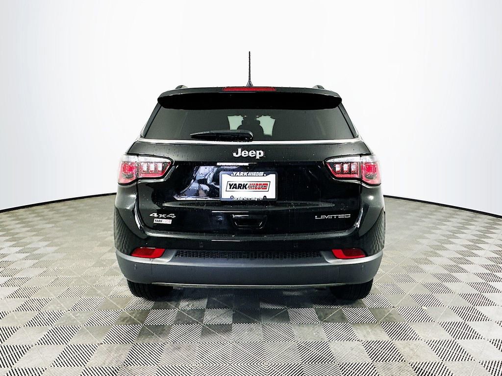 Used 2024 Jeep Compass Limited AWD/4WD image 9