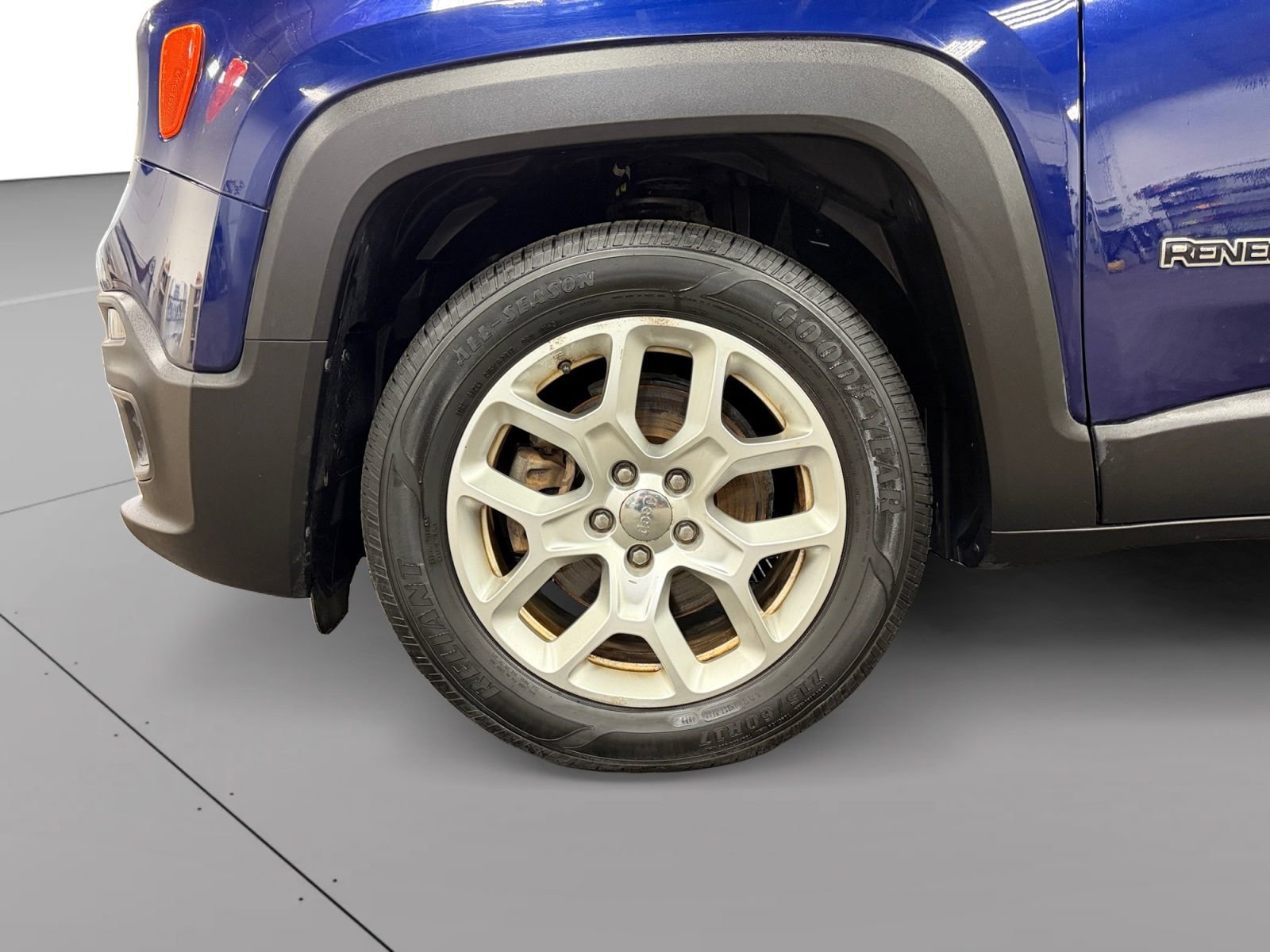 Used 2017 Jeep Renegade Latitude FWD image 14