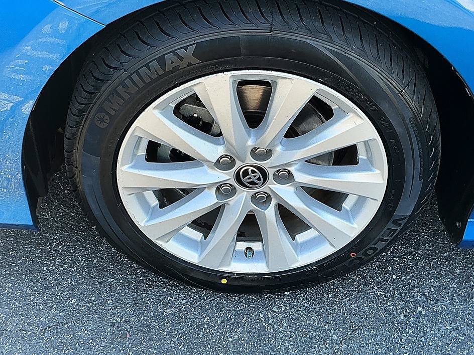 Used 2020 Toyota Camry LE FWD image 8