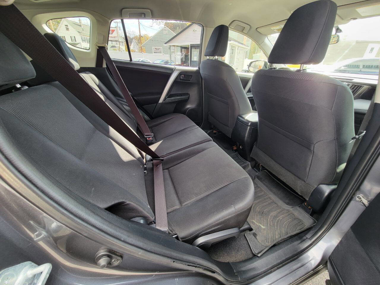 Used 2016 Toyota RAV4 LE AWD/4WD image 20
