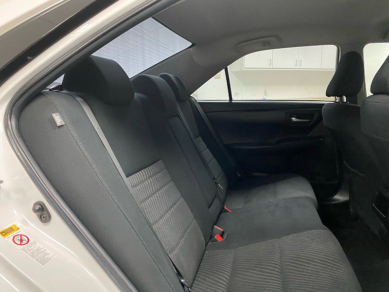 Used 2015 Toyota Camry LE image 12