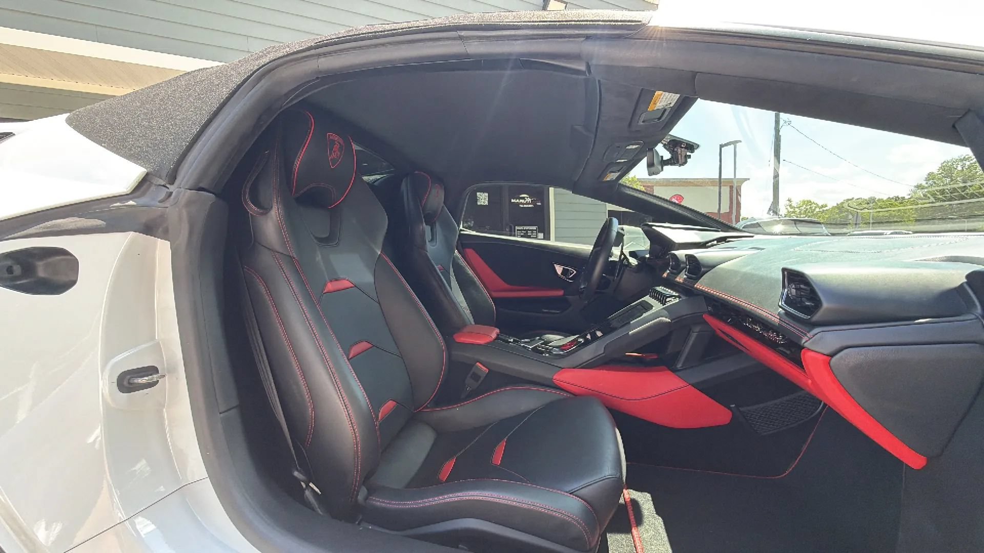 Used 2021 Lamborghini Huracan EVO RWD image 21