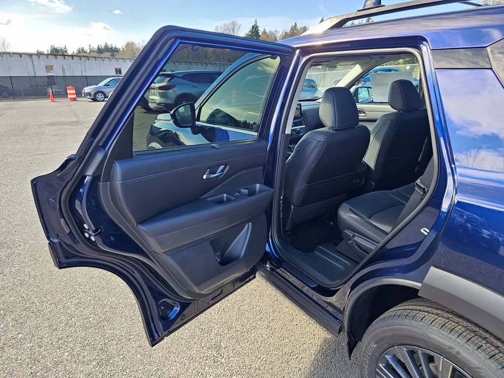 New 2026 Nissan Pathfinder SL w/ SL Premium Package (P04) image 21