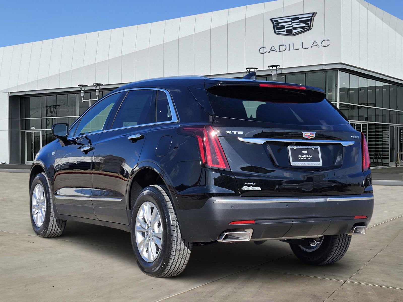 New 2026 Cadillac XT5 Luxury image 4